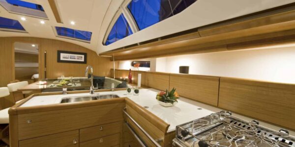 Summerwind-Boat-Interior (5)